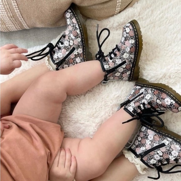 Piper Finn leather floral lace up boots nwt sz - Main Image